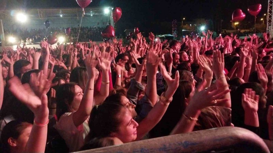 Kayısı Festivali Konserlerle Renklendi