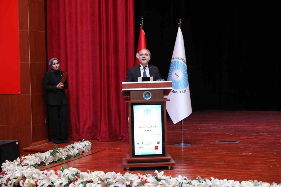 Niğde’de 8. Uluslararası İpek Yolu Akademik Çalışmalar Sempozyumu Düzenlendi