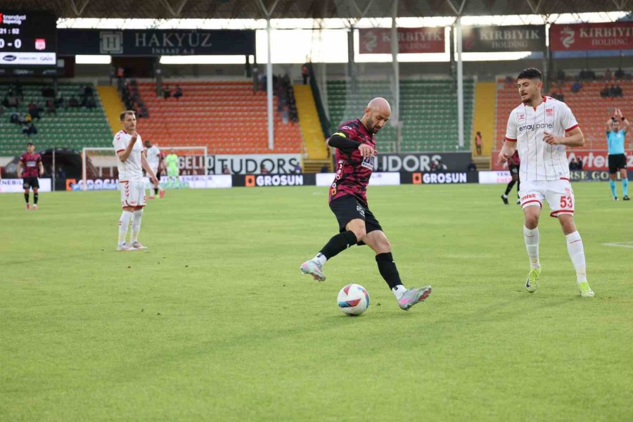 Trendyol Süper Lig: Alanyaspor: 1 - Sivasspor: 0 (ilk Yarı)