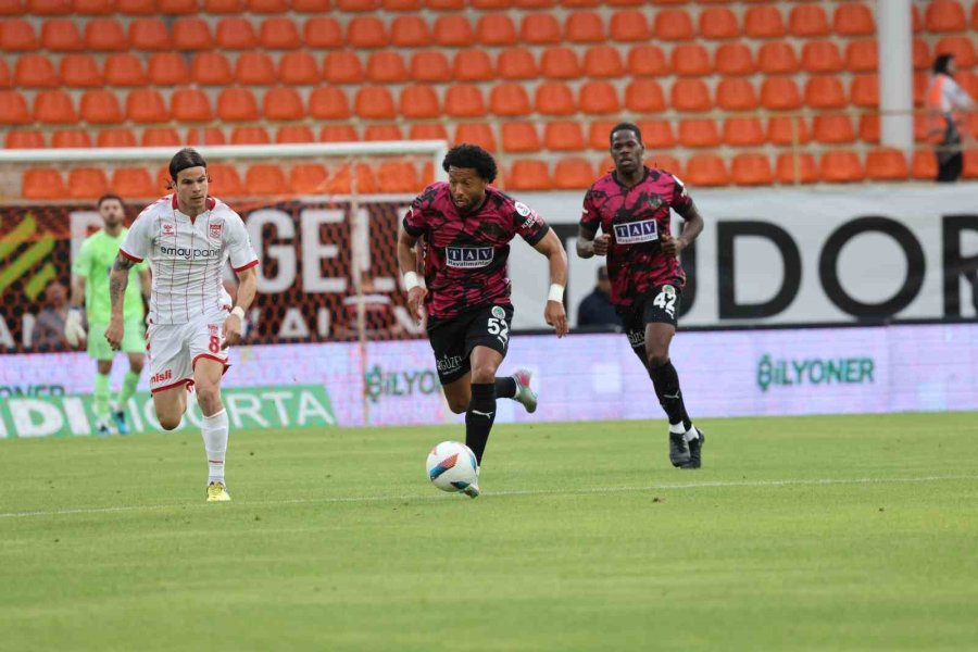 Trendyol Süper Lig: Alanyaspor: 1 - Sivasspor: 0 (ilk Yarı)