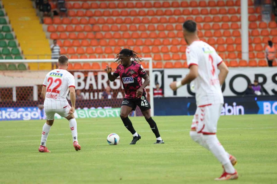 Trendyol Süper Lig: Alanyaspor: 1 - Sivasspor: 0 (ilk Yarı)