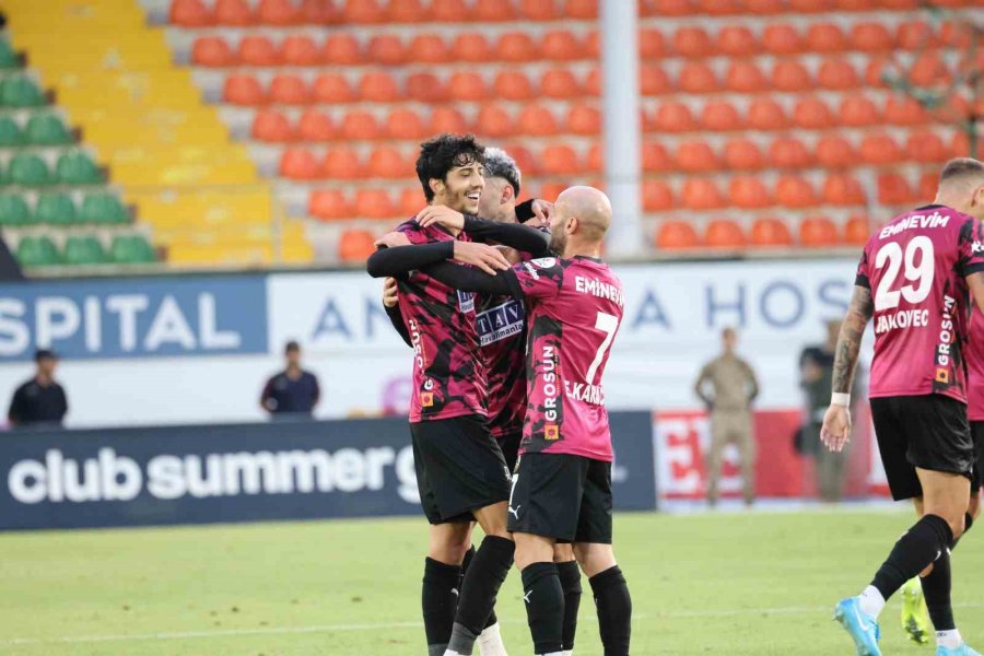 Trendyol Süper Lig: Alanyaspor: 1 - Sivasspor: 0 (ilk Yarı)