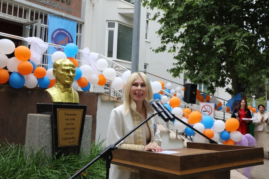 Aü Sağlık Hizmetleri Myo Öğrencileri Mezun Oldu