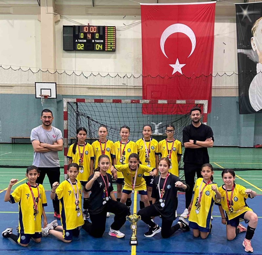 Nadire Konuk-ali Oğuz Konuk Ortaokulu Türkiye Şampiyonu