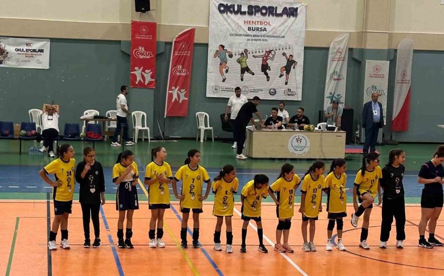 Nadire Konuk-ali Oğuz Konuk Ortaokulu Türkiye Şampiyonu