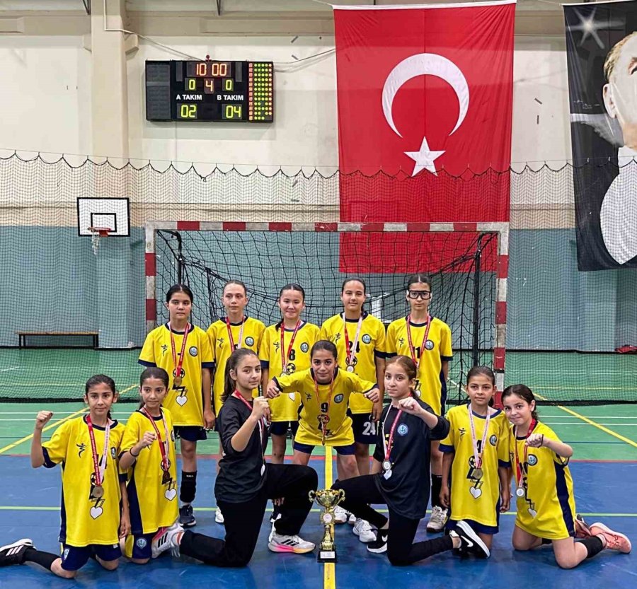 Nadire Konuk-ali Oğuz Konuk Ortaokulu Türkiye Şampiyonu