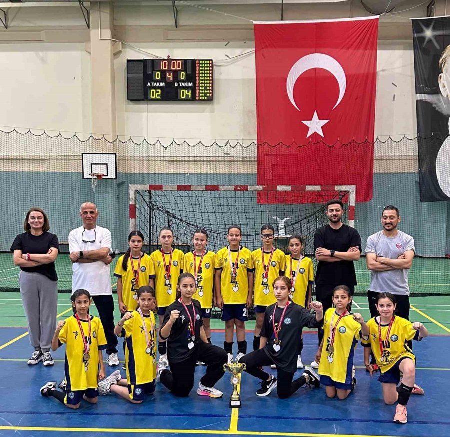 Nadire Konuk-ali Oğuz Konuk Ortaokulu Türkiye Şampiyonu