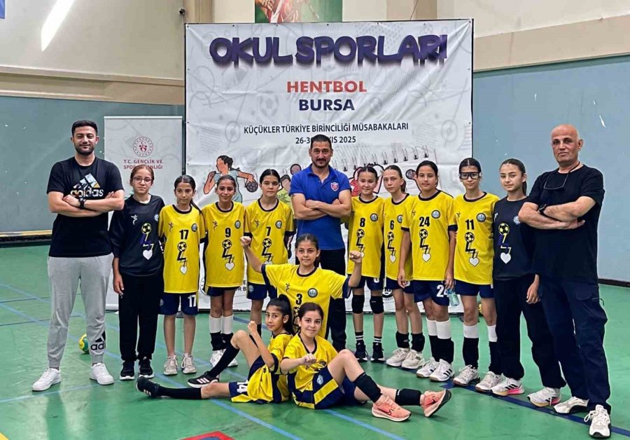 Nadire Konuk-ali Oğuz Konuk Ortaokulu Türkiye Şampiyonu