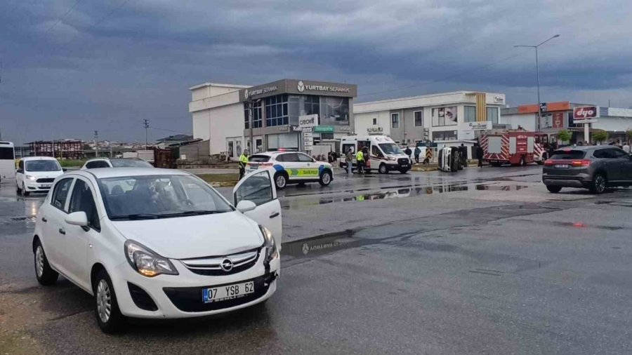 Kavşakta Çarpıştığı Otomobilin Devrilmesine Sebep Oldu, Sürücü 1.18 Promil Alkollü Çıktı