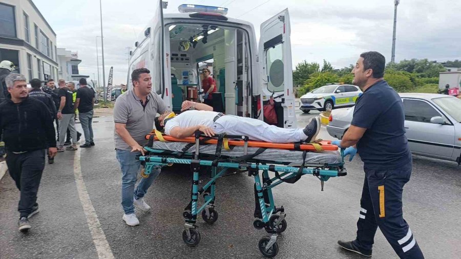 Kavşakta Çarpıştığı Otomobilin Devrilmesine Sebep Oldu, Sürücü 1.18 Promil Alkollü Çıktı