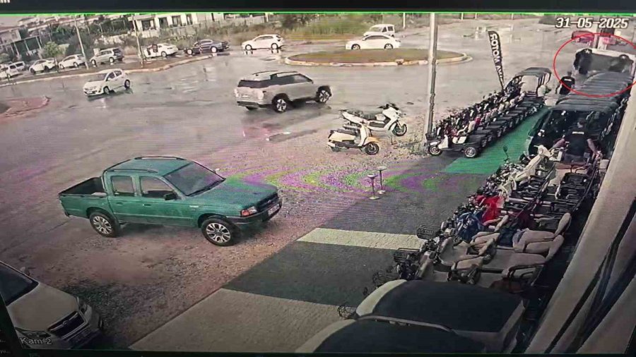 Kavşakta Çarpıştığı Otomobilin Devrilmesine Sebep Oldu, Sürücü 1.18 Promil Alkollü Çıktı