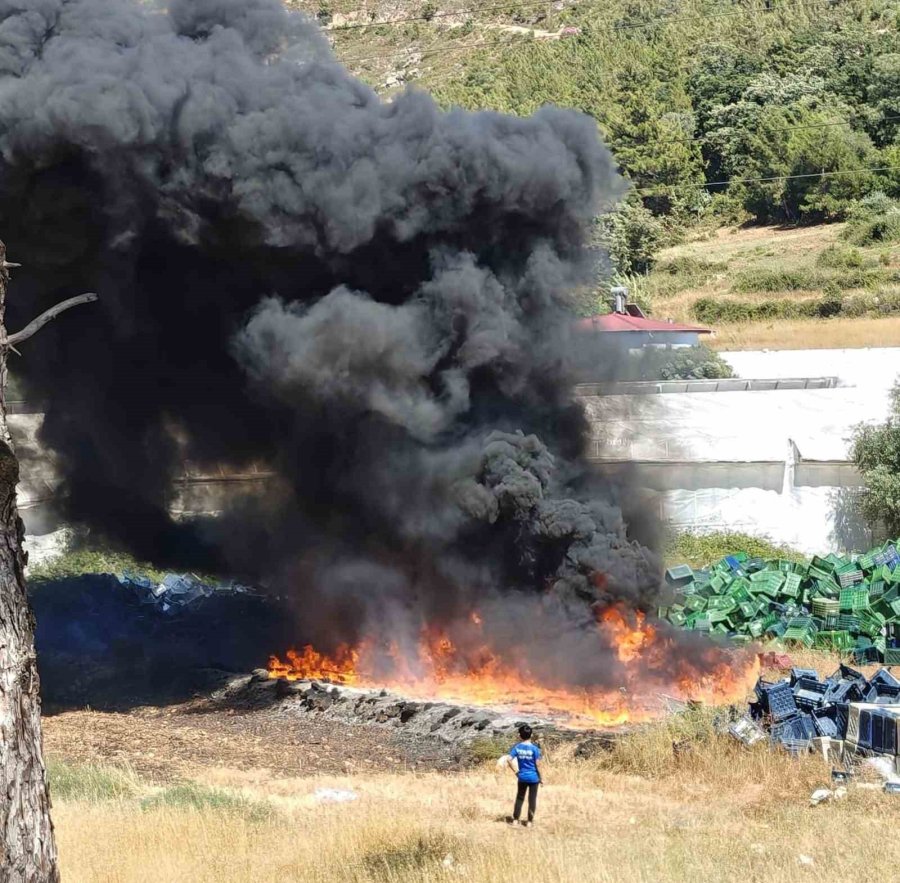 Bozyazı’da Korkutan Yangın