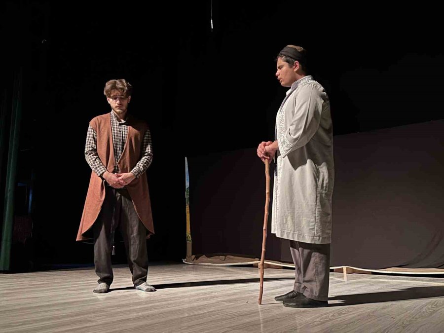 ’bir Gönül Yolculuğu Yunus Emre’ Oyunu İzleyicilerden Tam Not Aldı