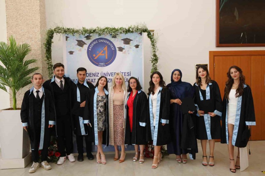 Akdeniz Üniversitesi Rektörü Prof. Dr. Özkan: "öğrencileri Siyasete Alet Etmeyin"