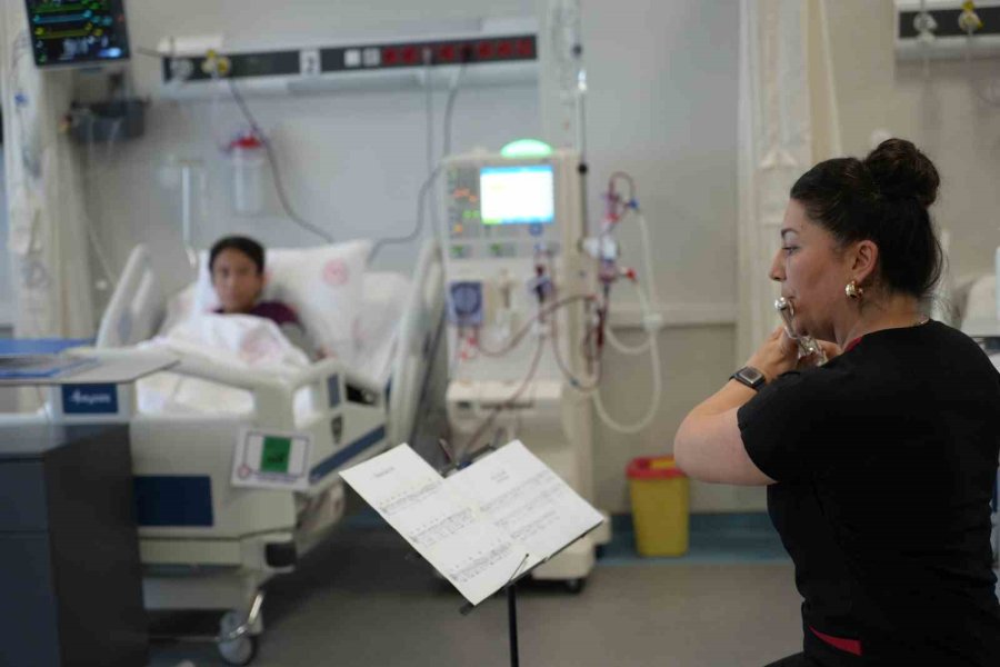 Antalya’da Diyaliz Merkezinde Notalarla Tedavi