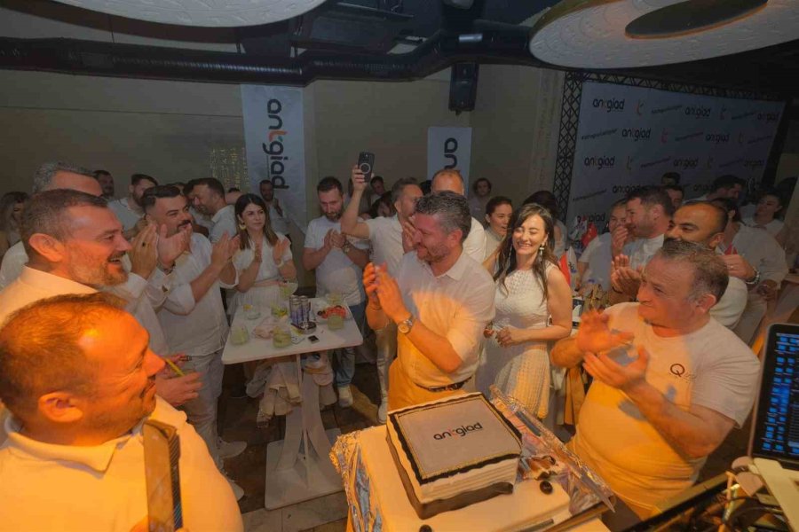 Antgiad’dan Beyaz Konseptli ’yaza Merhaba’ Partisi