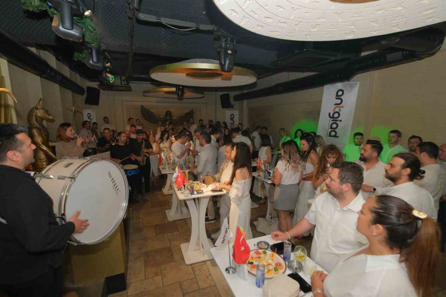 Antgiad’dan Beyaz Konseptli ’yaza Merhaba’ Partisi