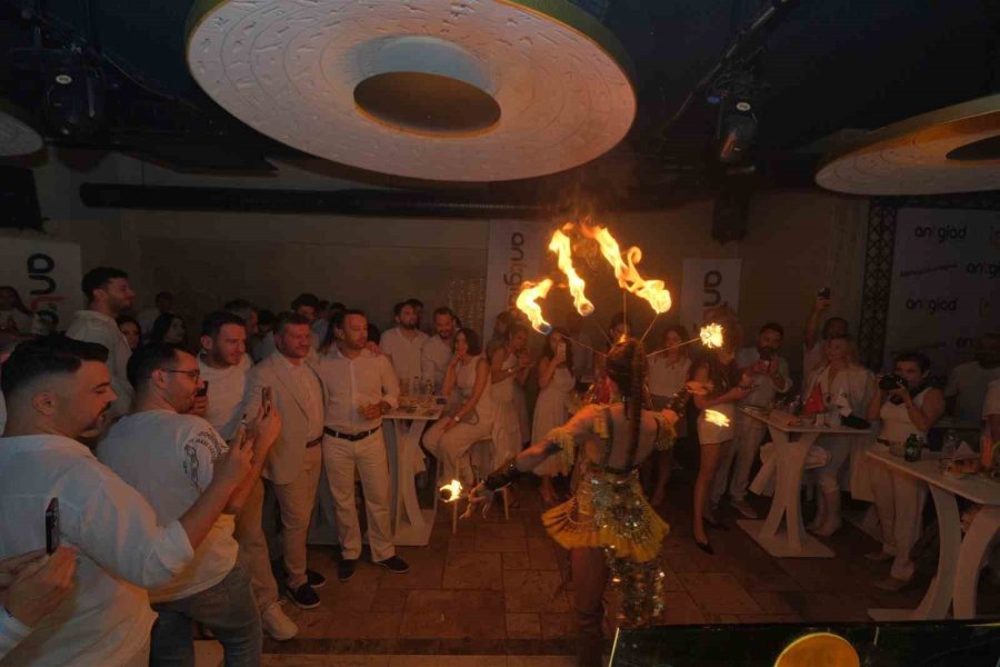 Antgiad’dan Beyaz Konseptli ’yaza Merhaba’ Partisi