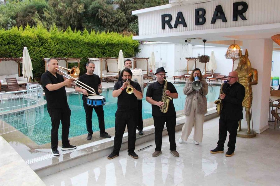 Antgiad’dan Beyaz Konseptli ’yaza Merhaba’ Partisi