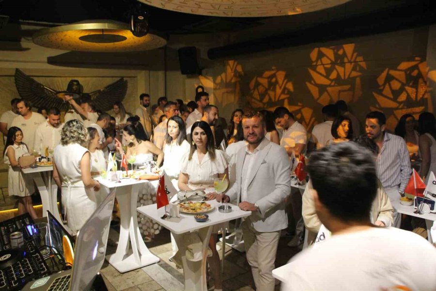 Antgiad’dan Beyaz Konseptli ’yaza Merhaba’ Partisi