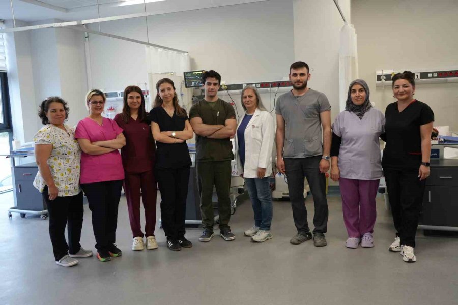 Antalya’da Diyaliz Merkezinde Notalarla Tedavi