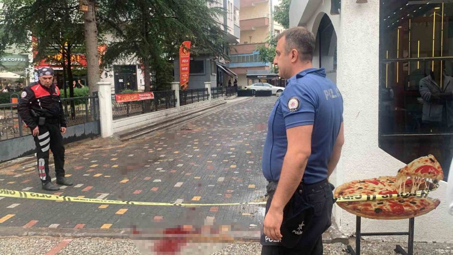 Karaman’da 15 Yaşındaki Çocuk Yolda Yürürken Bıçaklandı