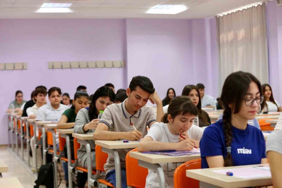 Kepez Belediyesi’nden Öğrencilere Gerçek Sınav Provası