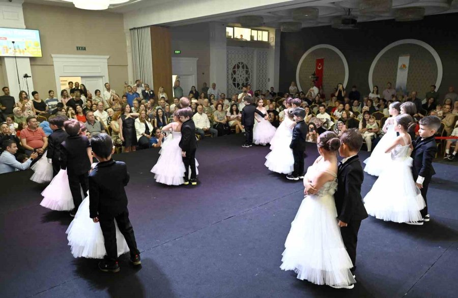 Antalya Osb’nin Minikleri Mezuniyet Sevincini Kep Atarak Kutladı