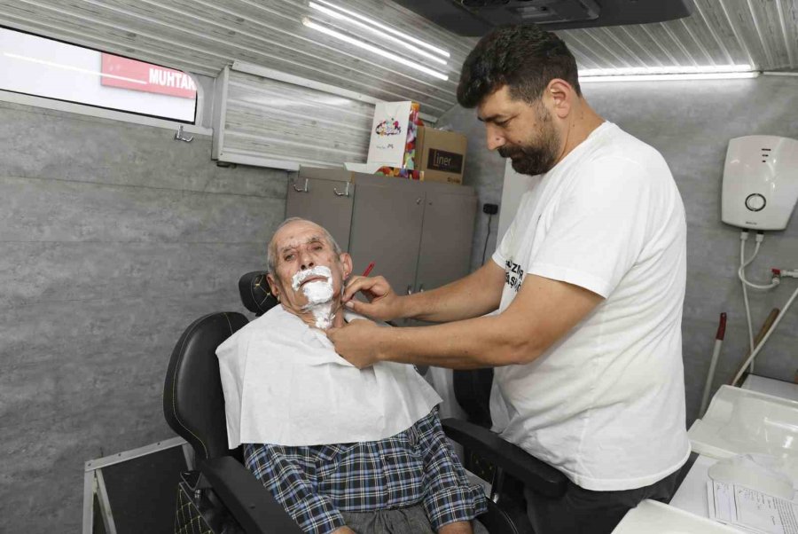 Mersin’de Kırsal Mahallelere Ücretsiz Bayram Tıraşı Hizmeti