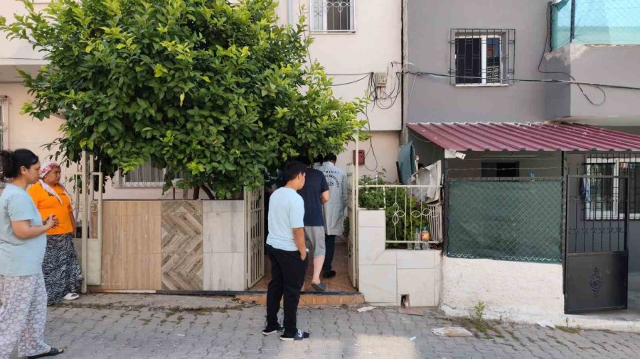 Acı Olay: Anne Ve Oğlu Kanlar İçinde Bulundu, Hastaneye Kaldırıldı