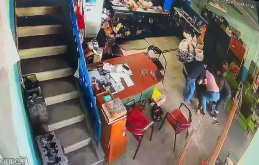 İki Esnafın Kavgasında Çekiçli Saldırı Kamerada