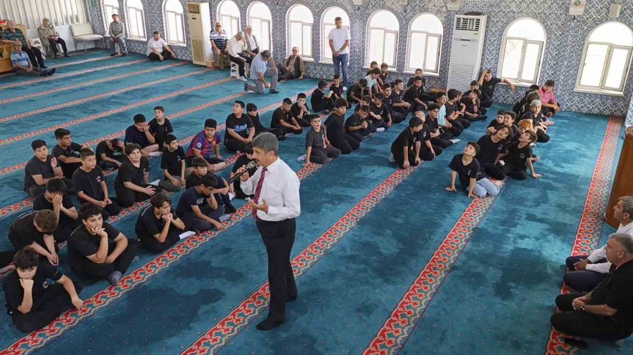 Anamur’da Gençler Camilerde Buluştu