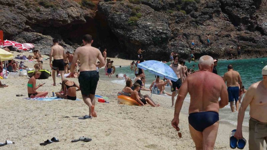 Alanya Sahillerinde Bayram Yoğunluğu