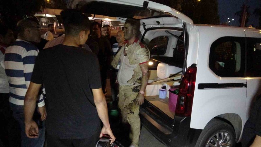 Yolcu Minibüsü Alev Alev Yandı, Yangına Müdahale Etmeye Çalışan Sürücü Yaralandı