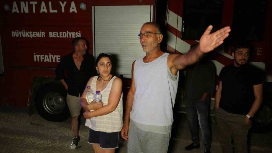 Tur Aracıyla Çarpışan Tofaş’taki 3 Kişi Yaralandı