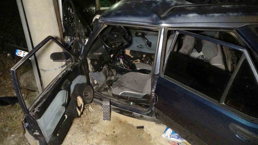 Tur Aracıyla Çarpışan Tofaş’taki 3 Kişi Yaralandı