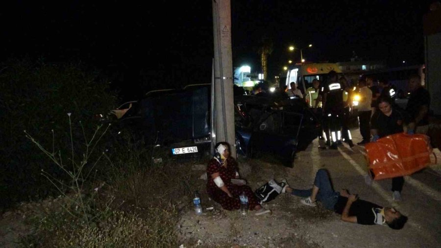 Tur Aracıyla Çarpışan Tofaş’taki 3 Kişi Yaralandı