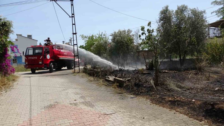Manavgat’ta Araçtan Atılan Sigara Bahçede Yangın Çıkardı