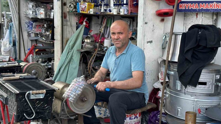 Karaman’da Bıçakçılarda Bayram Mesaisi