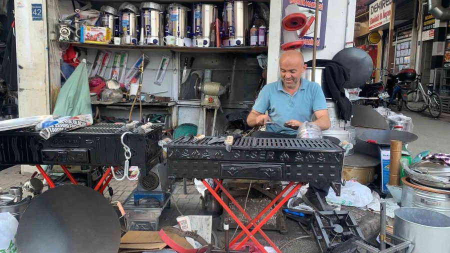 Karaman’da Bıçakçılarda Bayram Mesaisi