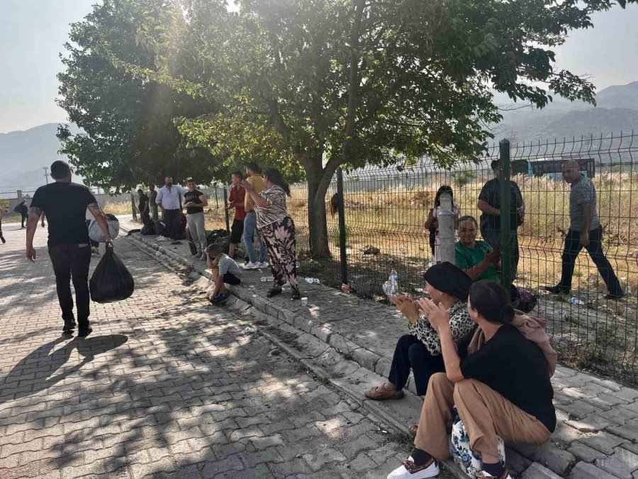 Antalya’da Tahliye Edilen Kadın Mahkum Doğum Gününde Özgürlüğüne Kavuştu, Çifte Bayram Yaşandı