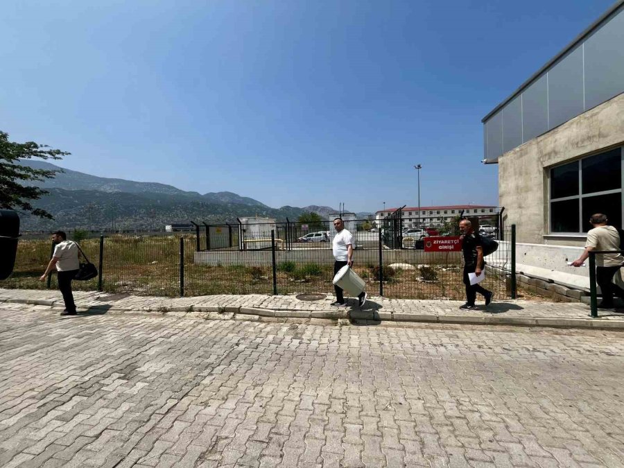 Antalya’da İnfaz Düzenlemesiyle Tahliyeler Başladı, Bayram Sevinci İkiye Katlandı