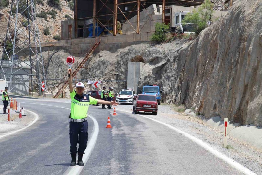 Karaman’da Jandarma Ekiplerinden Bayram Denetimi