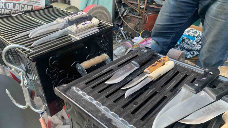 Karaman’da Bıçakçılarda Bayram Mesaisi