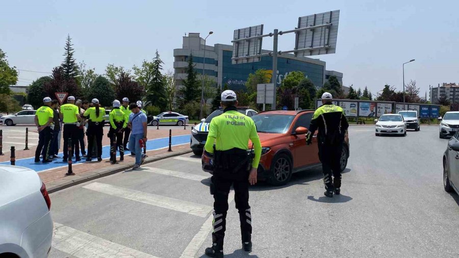Konya’da Trafik Ekiplerin Bayram Mesaisi Devam Ediyor