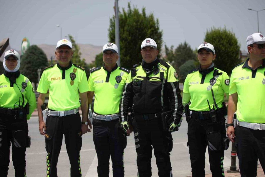 Konya’da Trafik Ekiplerin Bayram Mesaisi Devam Ediyor