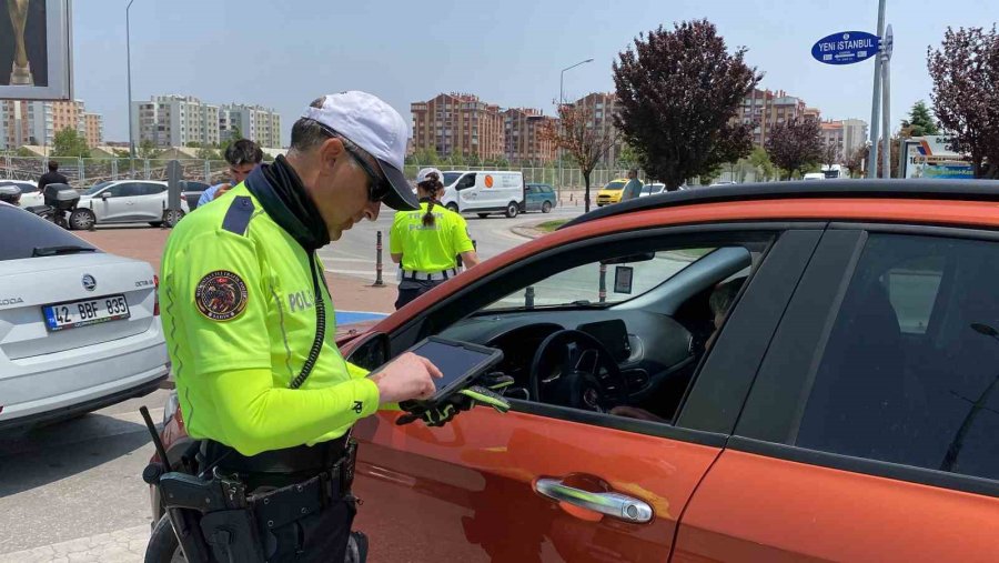 Konya’da Trafik Ekiplerin Bayram Mesaisi Devam Ediyor