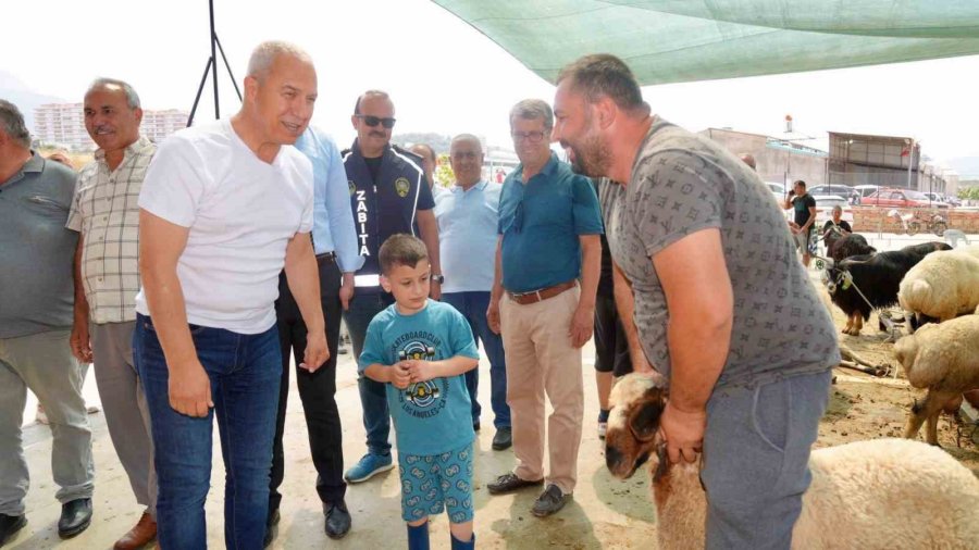 Özçelik: ’’vatandaşlarımızın Huzur İçinde İbadetlerini Yerine Getirmesi Bizim İçin Çok Önemli’’