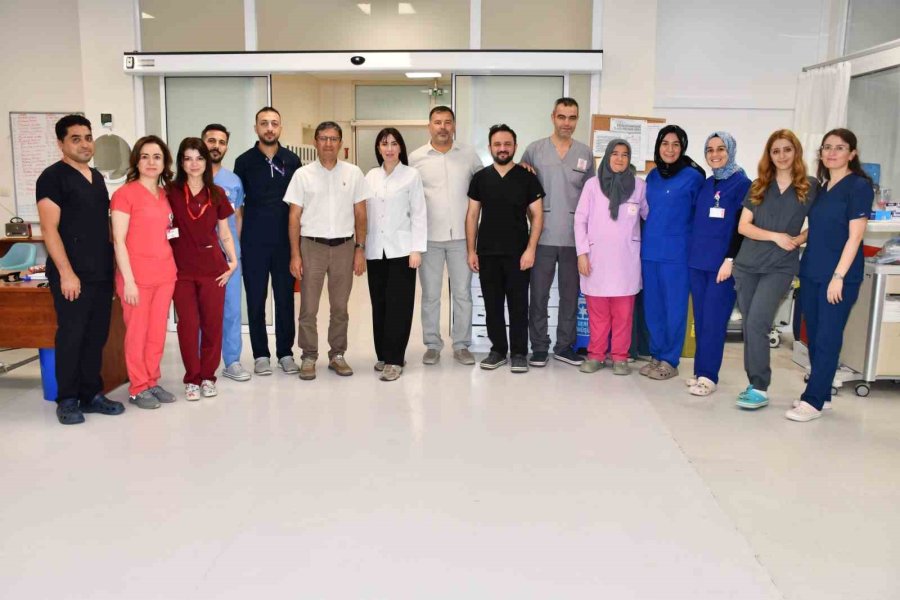 Alanya’da Bayramın İlk Gününde Görev Başındaki Sağlık Çalışanları Unutulmadı