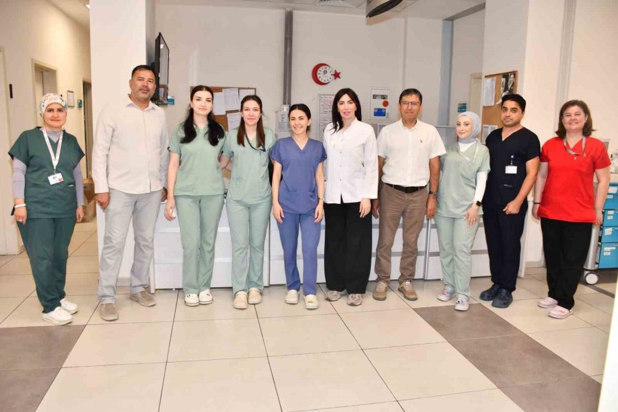 Alanya’da Bayramın İlk Gününde Görev Başındaki Sağlık Çalışanları Unutulmadı